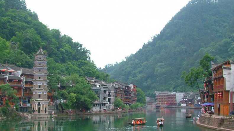 凤凰古城