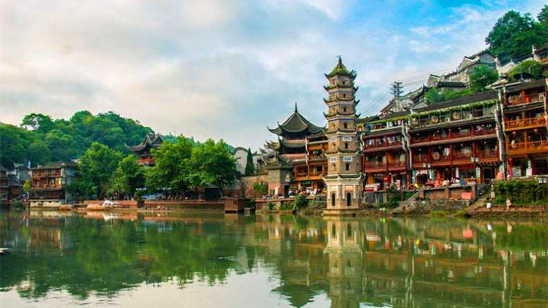 凤凰古城