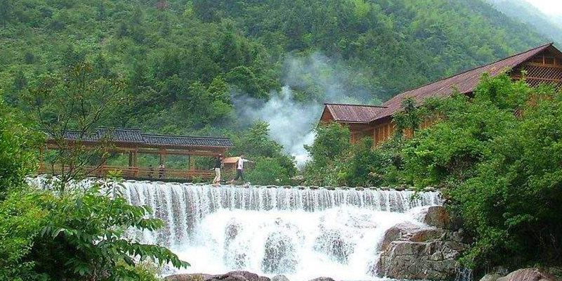 卧龙谷风景区